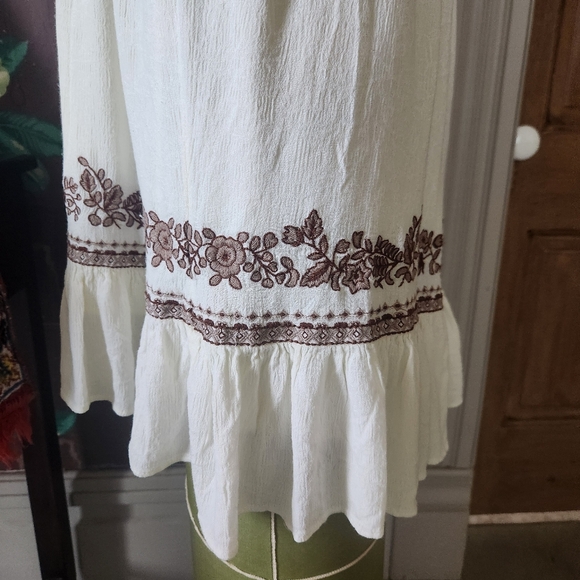 Shyanne Embroidered Boho Dress – Ivory – Women’s Medium - Picture 6 of 14